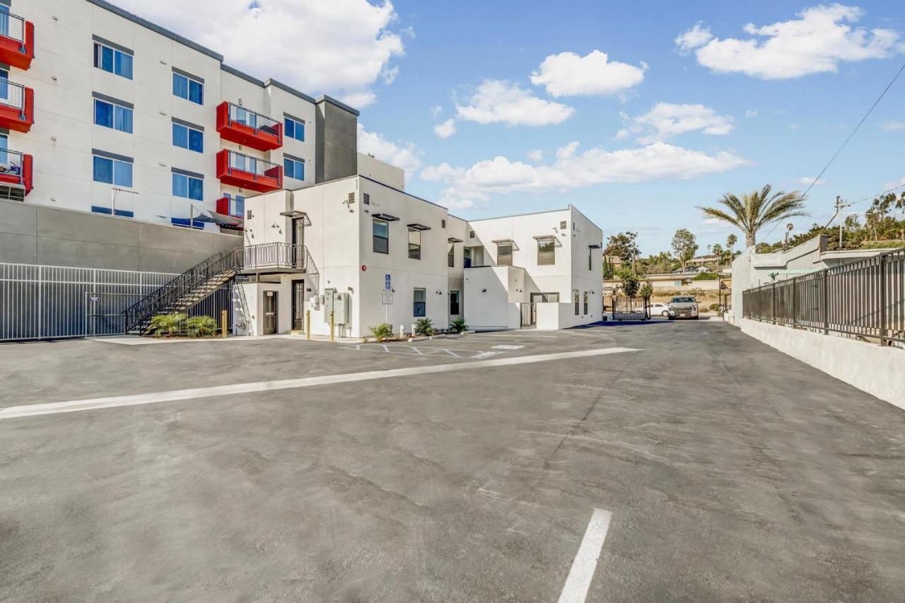 Single Bedroom - Queen Size. Heart Of Downtown Vista Buitenkant foto